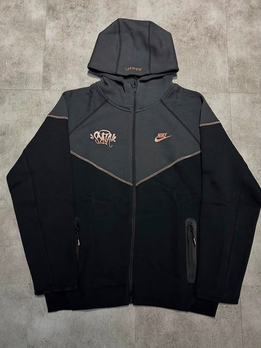 NIKE TECH x SYNA