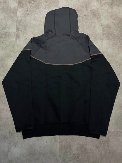 NIKE TECH x SYNA